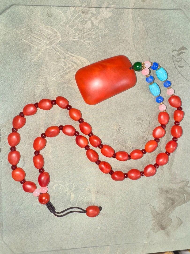 高端专属牛血红吊坠