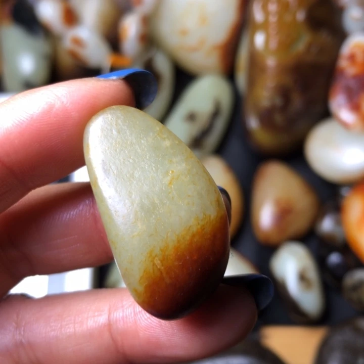 和田玉未镶嵌珠宝奇石