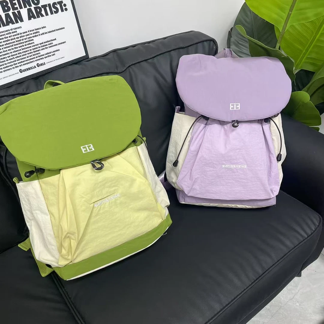 新款韩版文艺风防水登山包双肩包轻便多功能日系原宿风背包学生包