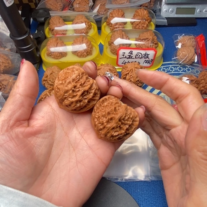 吊坠桃核宫灯41核桃