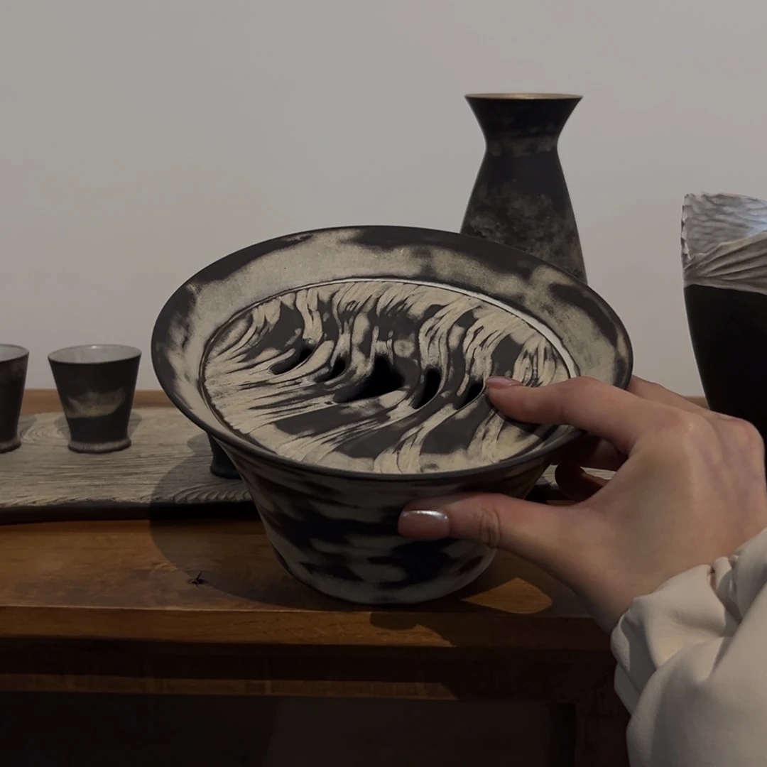 摆件陶瓷，陶瓷。    陶瓷。    