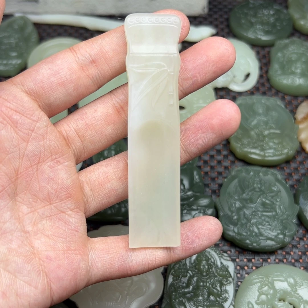 和田玉吊坠未镶嵌