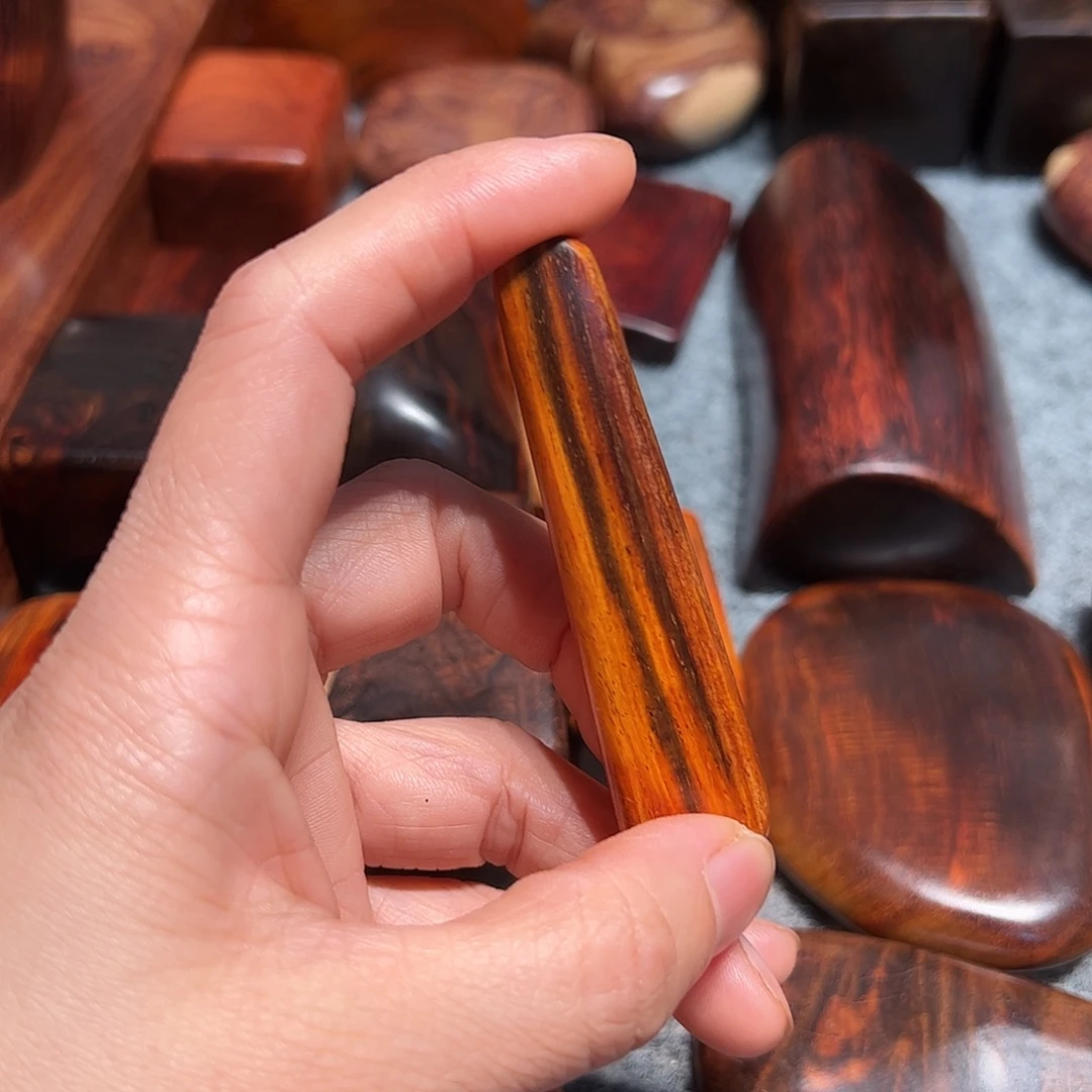 黄***板交趾黄檀（大红酸枝）