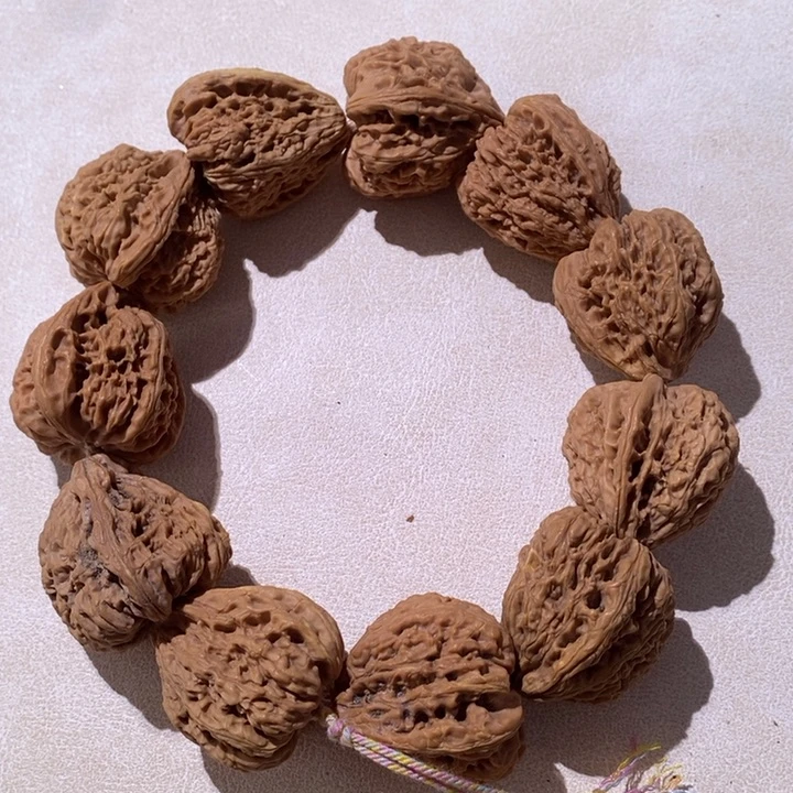 手串文玩核桃…………，1