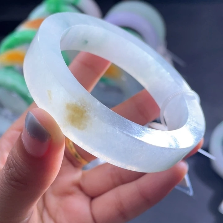 未镶嵌手镯定制翡翠