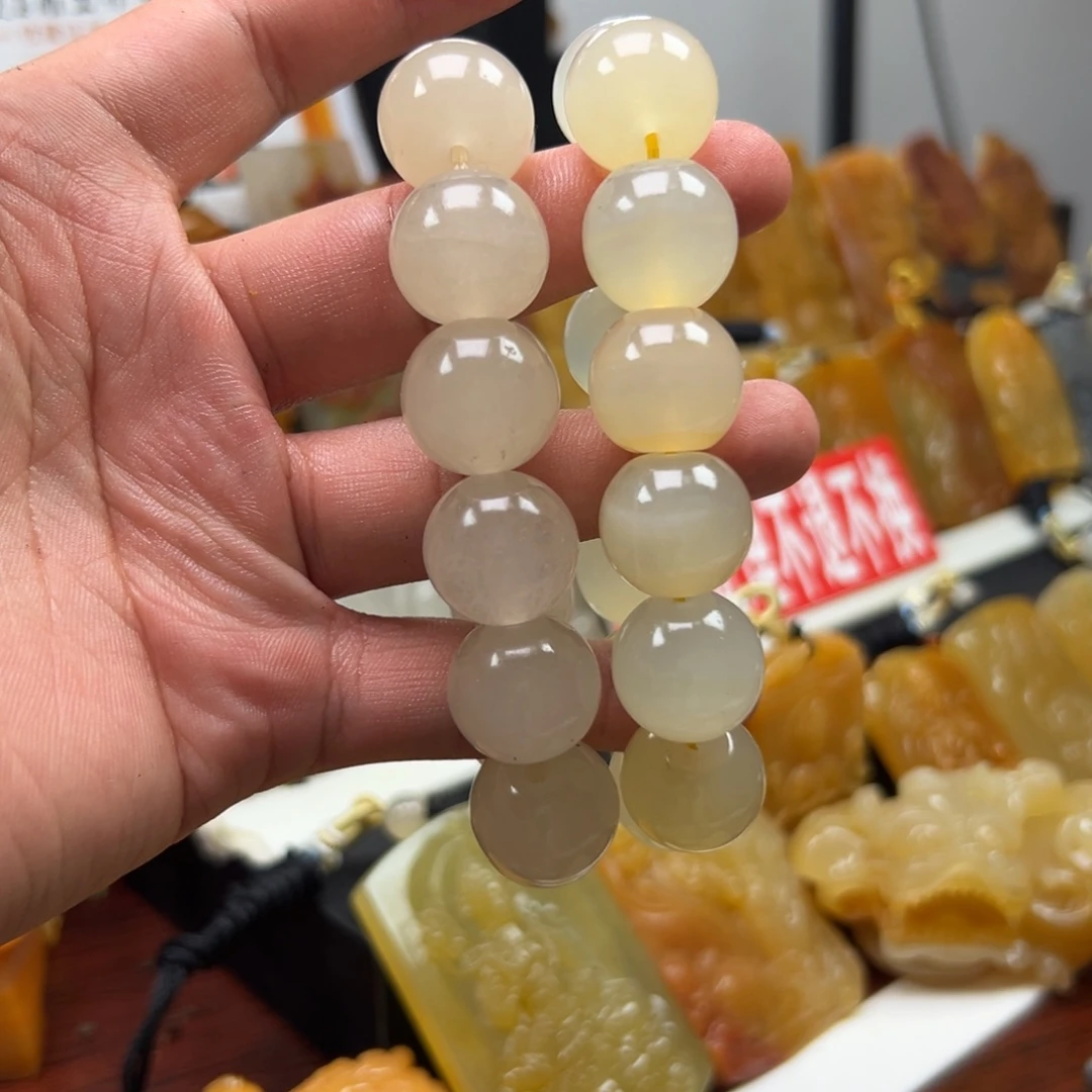 未镶嵌石英质玉（黄龙玉）多样性发货，发其一