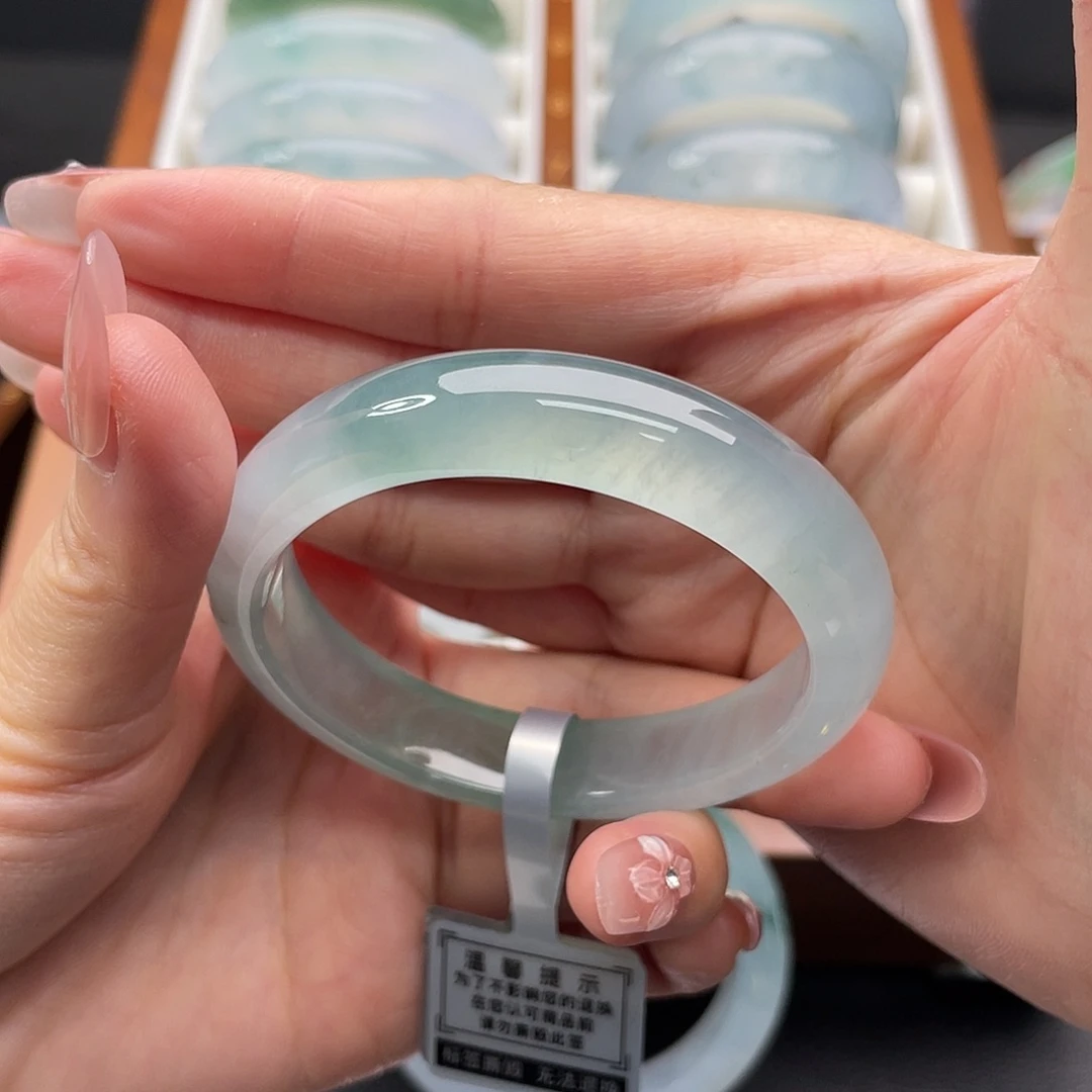 翡翠未镶嵌手镯54贵妃冰蓝