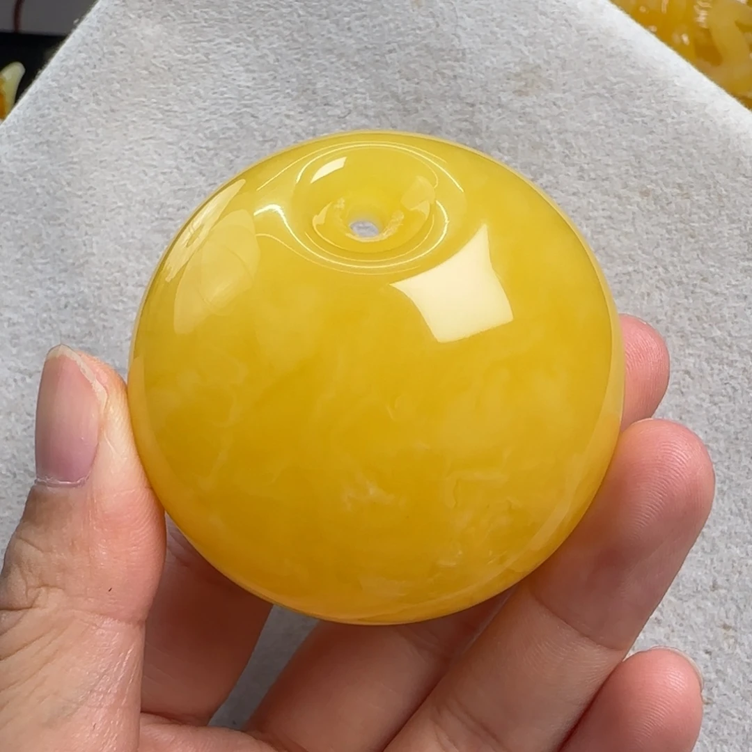 蜜蜡未镶嵌珠宝奇石