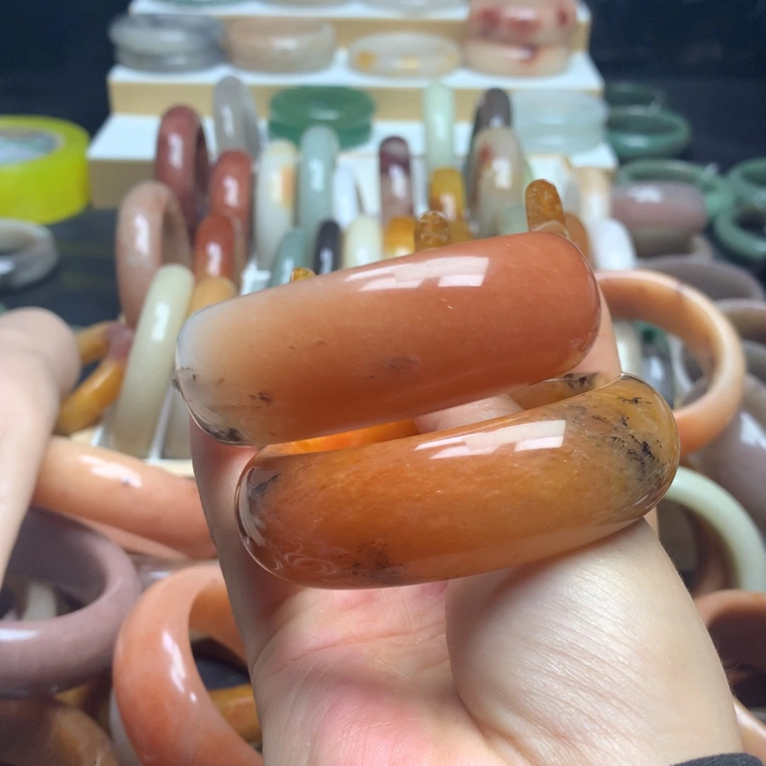 石英质玉手镯未镶嵌一**埃