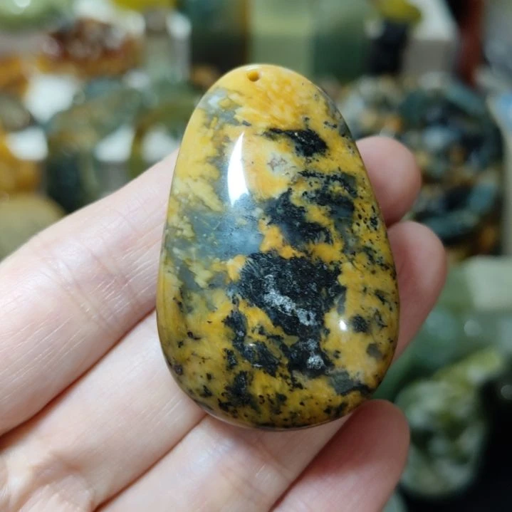 岫玉未镶嵌挂坠款式