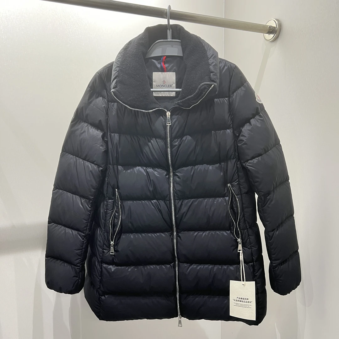 99新 MONCLER yz36 肩标拉链高领羽绒服 锦纶 2码