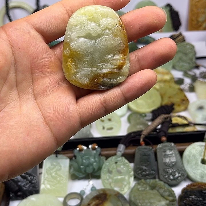 岫玉未镶嵌吊坠(赠链)