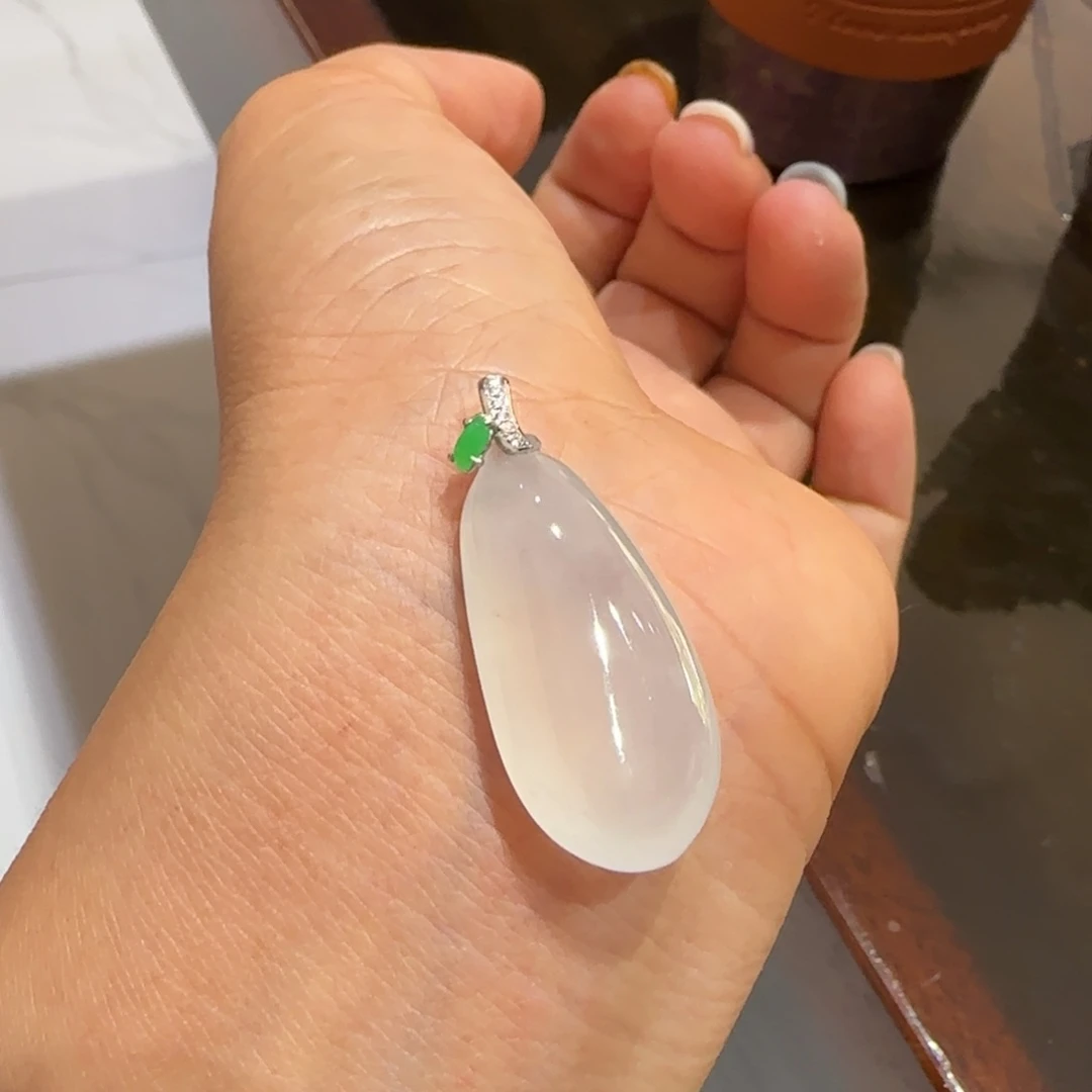 颈饰18K金镶嵌翡翠王*美福瓜