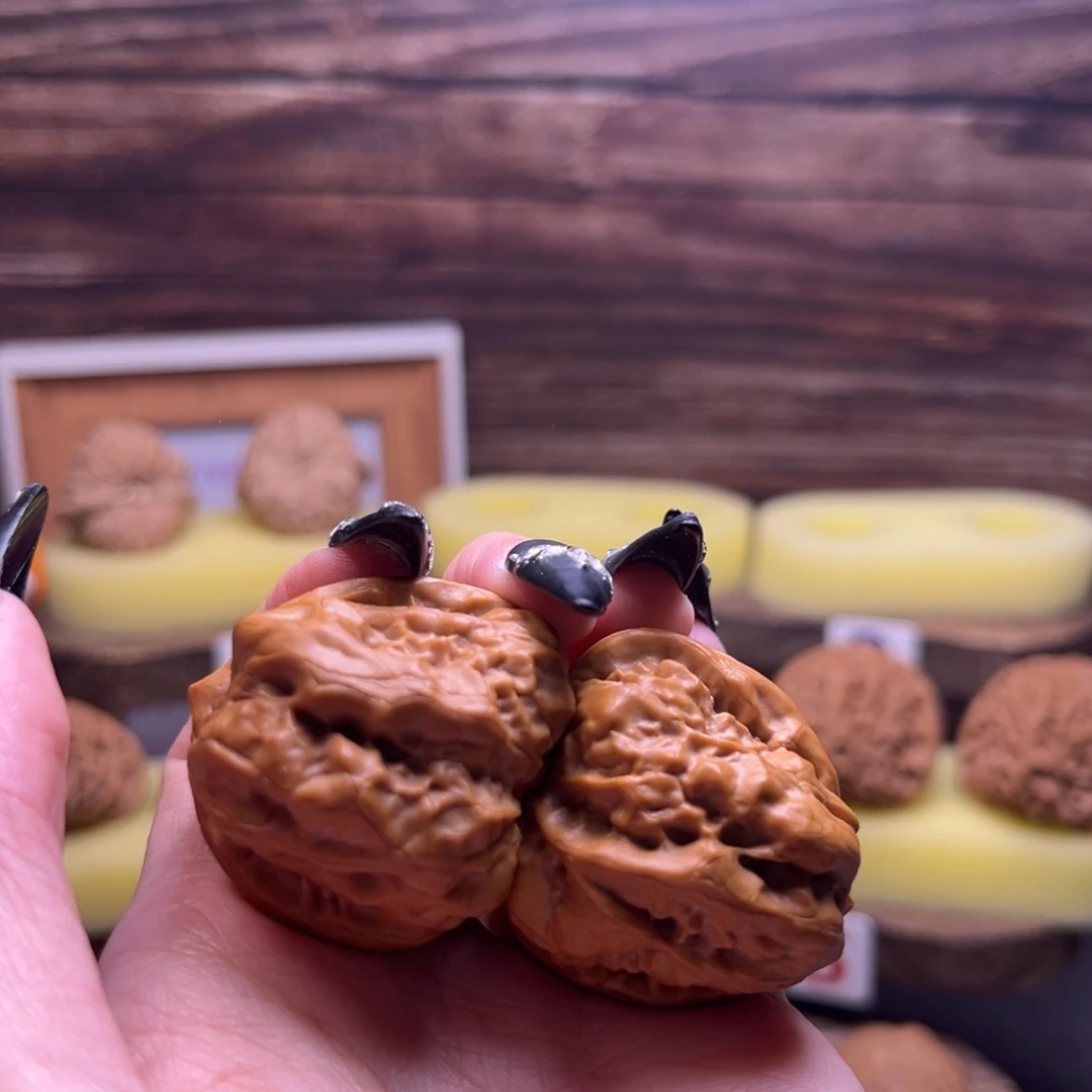 哈***～文玩核桃吊坠蛤蟆头闪52