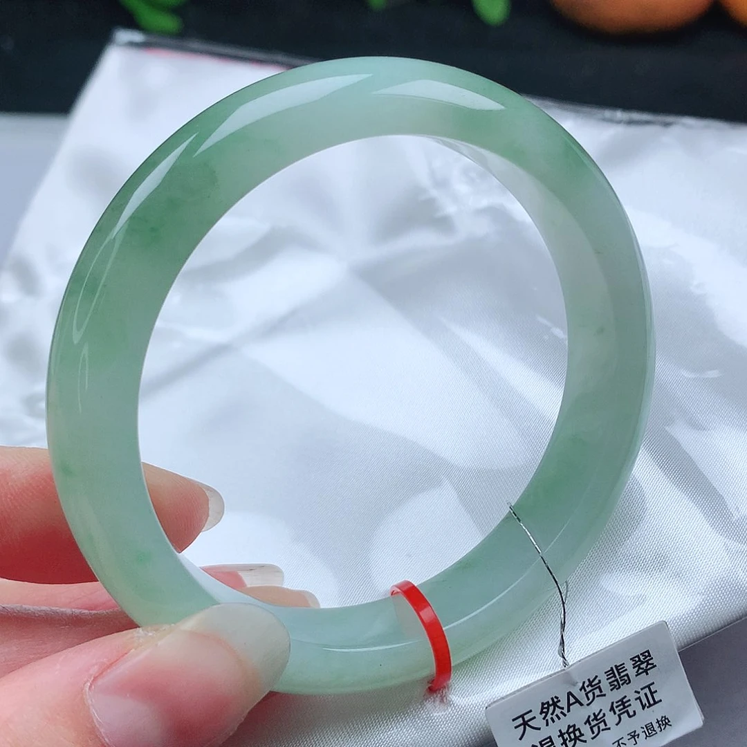 翡翠手镯未镶嵌57/58圈