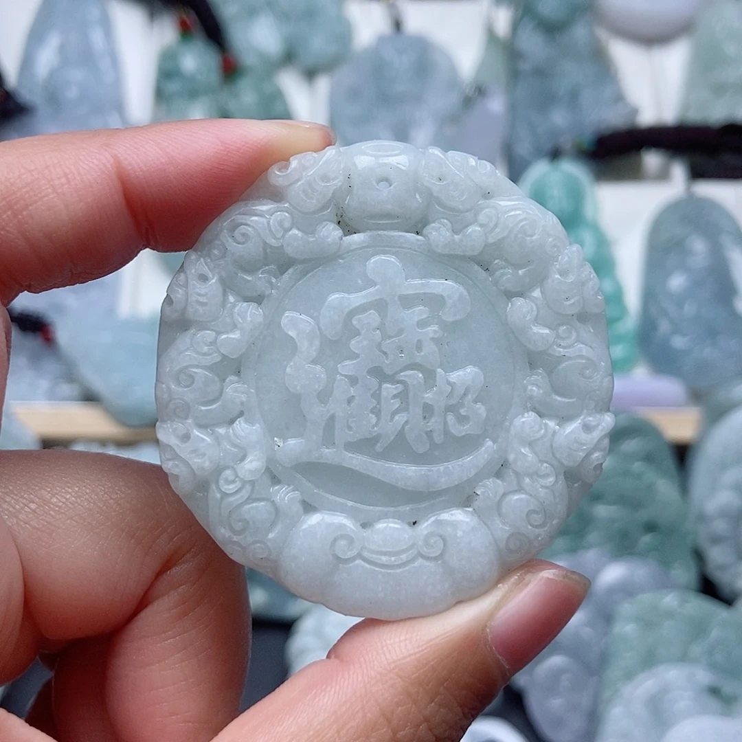 翡翠颈饰未镶嵌翡翠