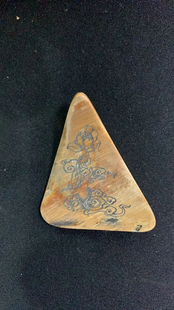 猛犸约8克雕刻件XY1473