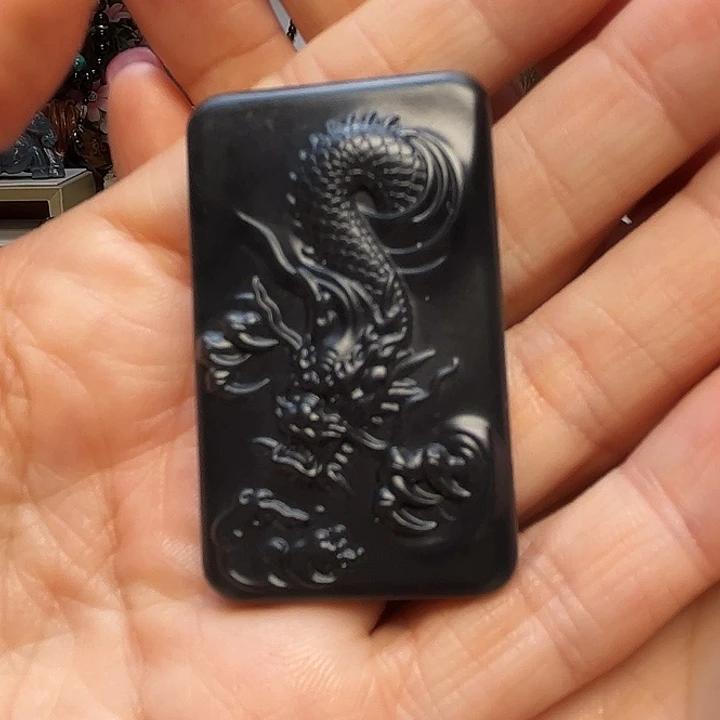 和田玉（墨玉）未镶嵌颈饰龙牌