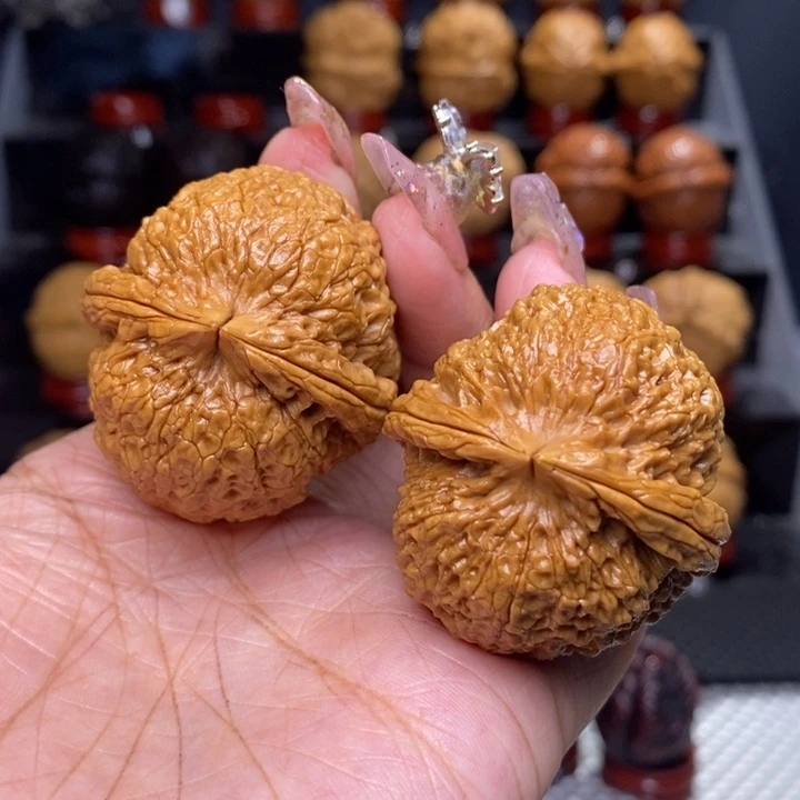 文玩核桃把件铁狮子50号43尺