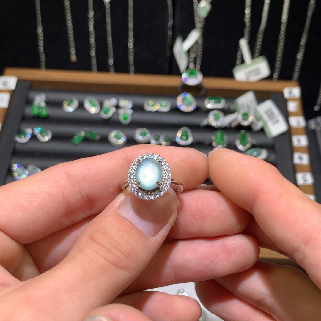 1***。翡翠未镶嵌戒指戒指