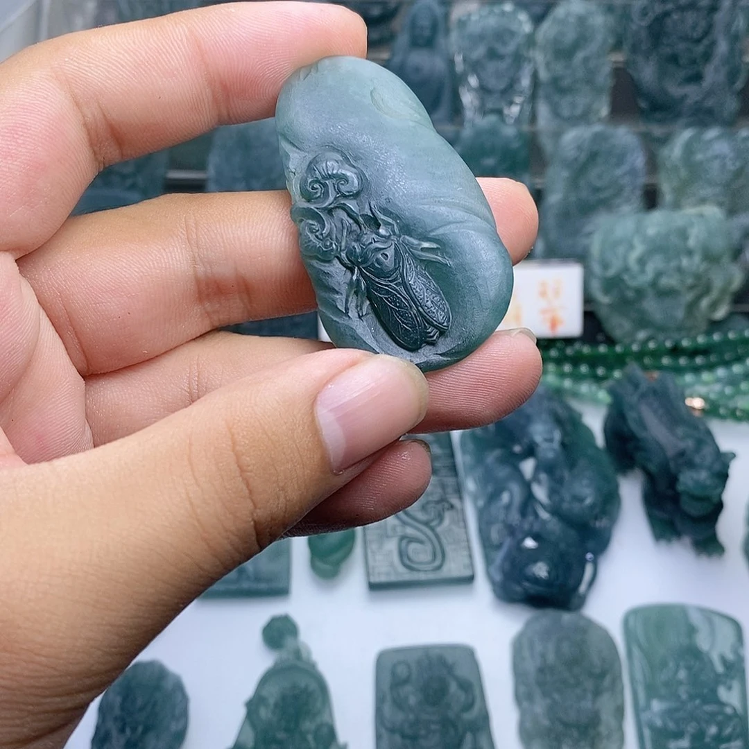 未镶嵌定制翡翠蝉