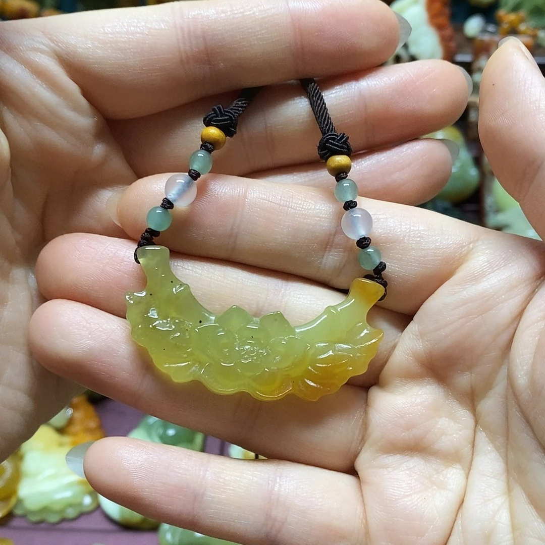 岫玉未镶嵌吊坠(赠链)