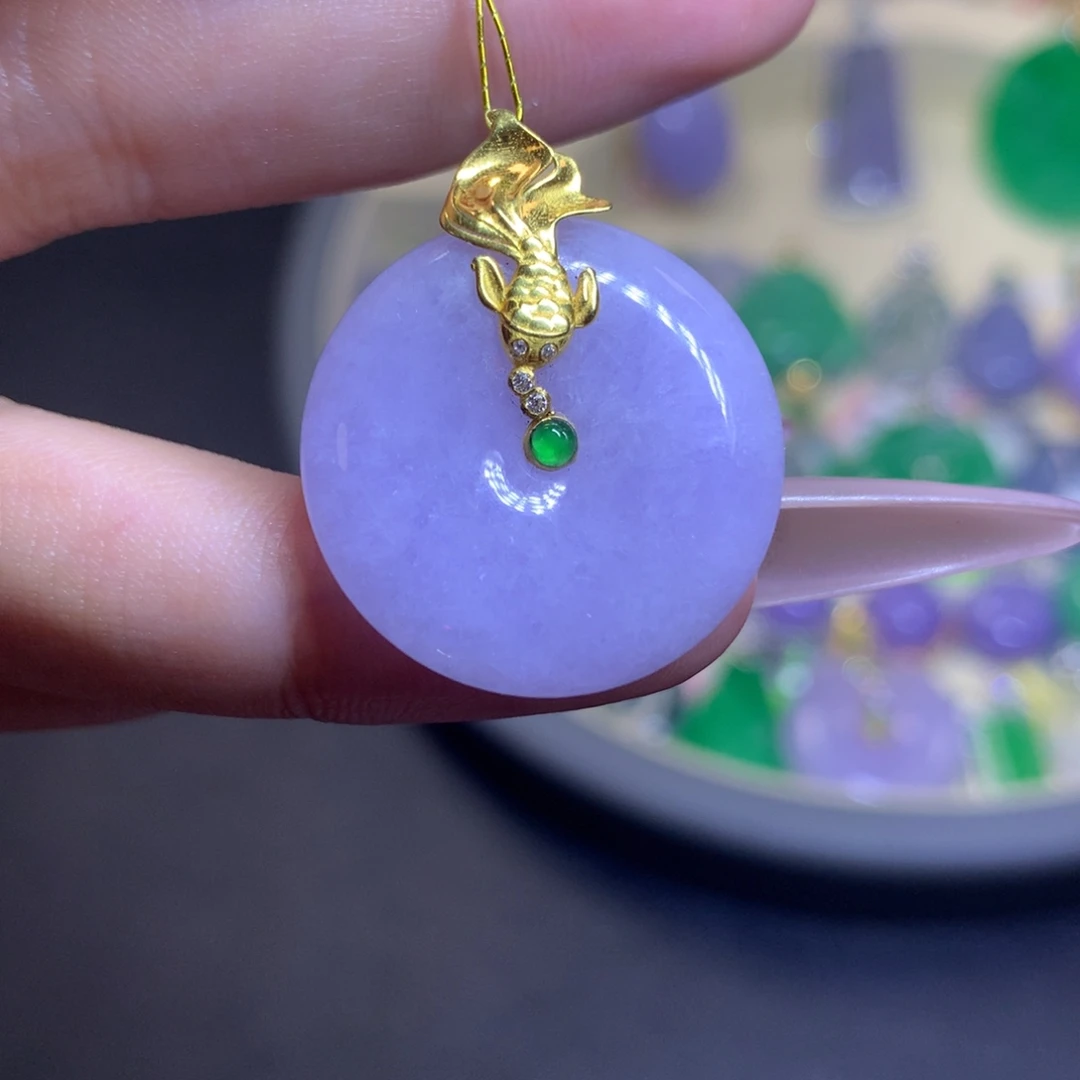 翡翠18K金镶嵌颈饰