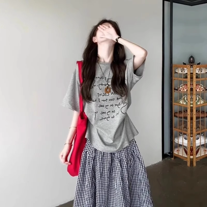 夏季穿搭一整套韩系慵懒风灰色短袖T恤搭配格子半身裙两件套装女