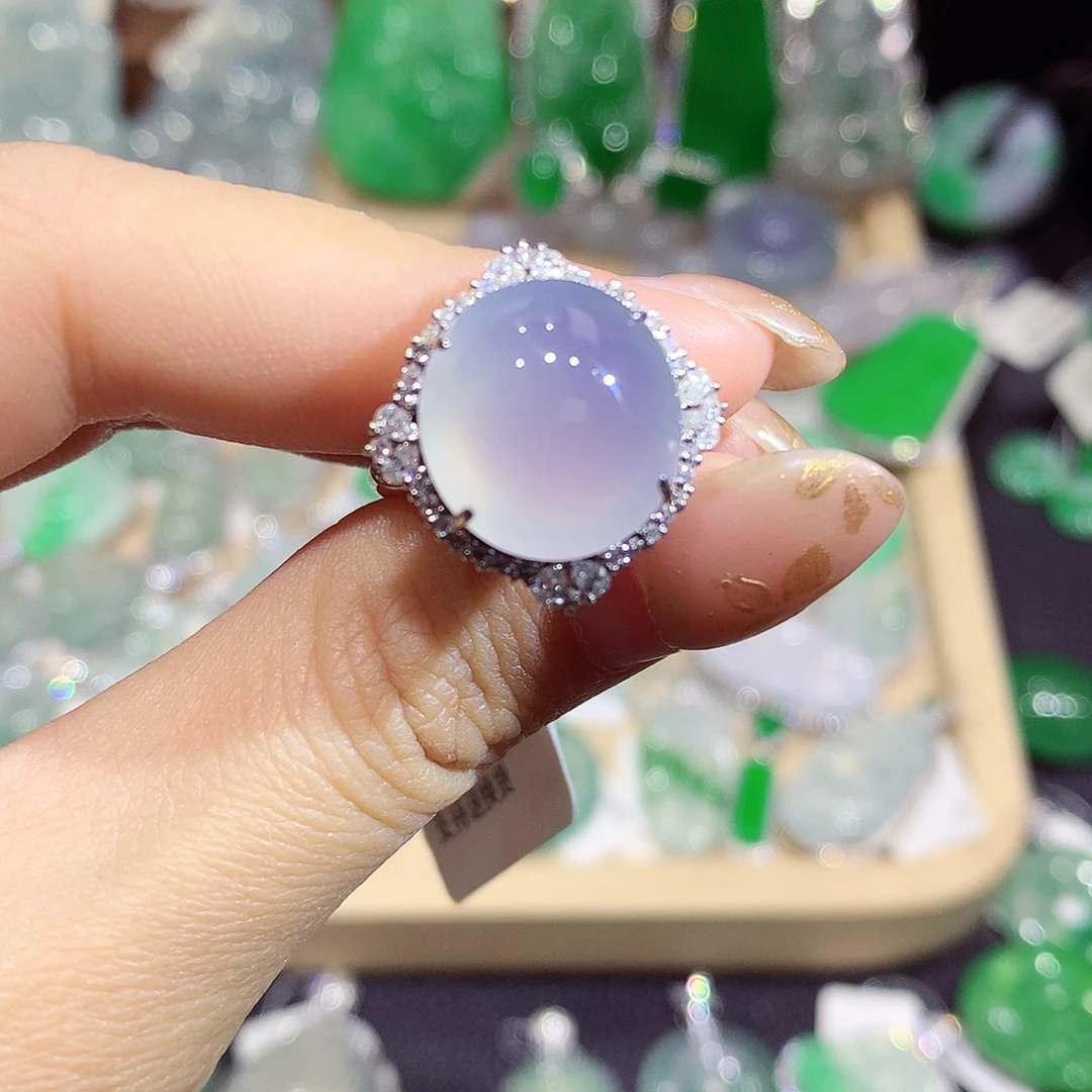 翡翠18K金镶嵌颈饰蛋