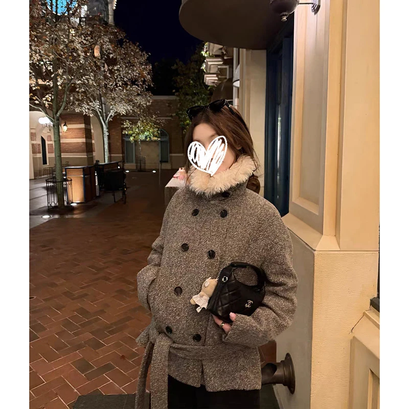 '伯克利冬日'双排扣廓形毛领毛呢系带大衣女冬季新款短外套女