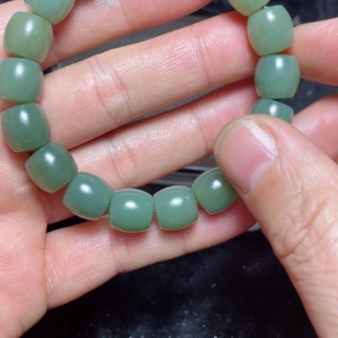 未镶嵌和田玉（糖玉）挂件