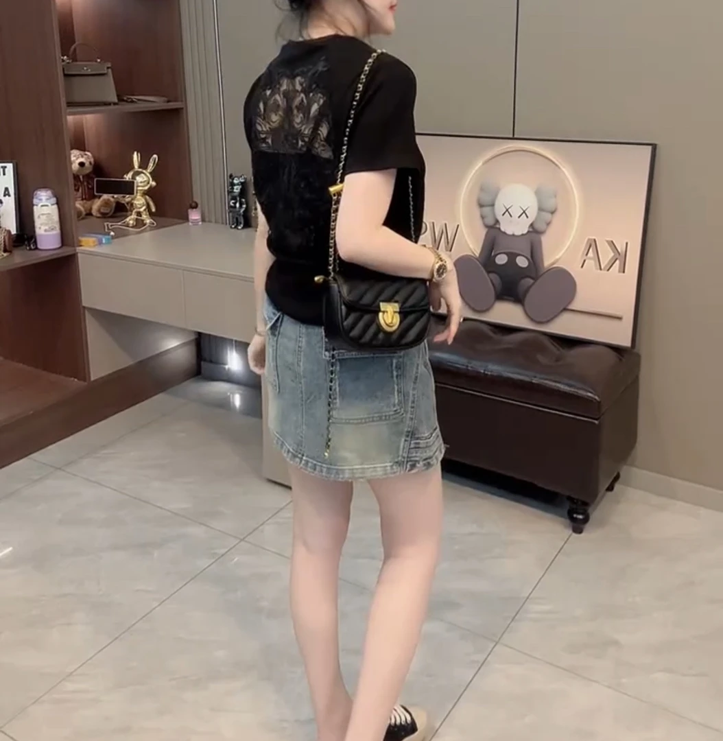 显瘦遮肉美背短袖小衫