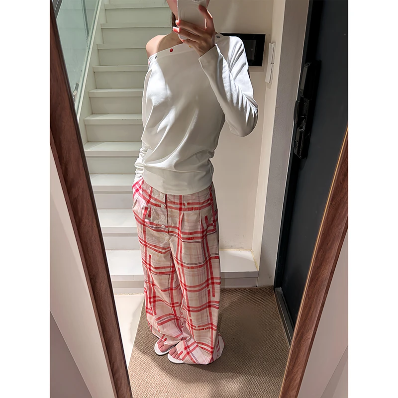 韩版时尚小众彩色纽扣斜肩长袖T恤女设计感2025新款显瘦洋气上衣