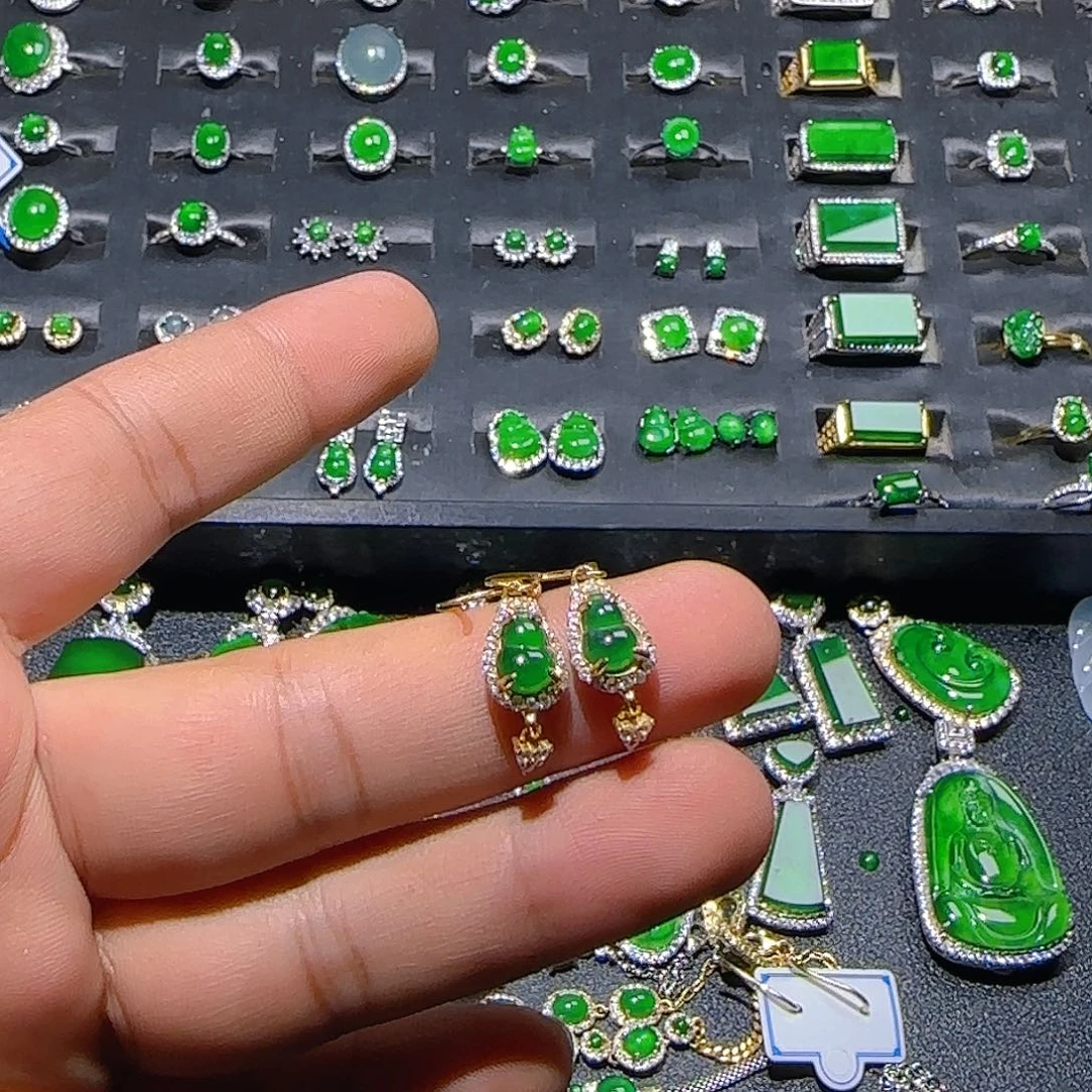 王***默翡翠银S925镀金镶嵌耳饰