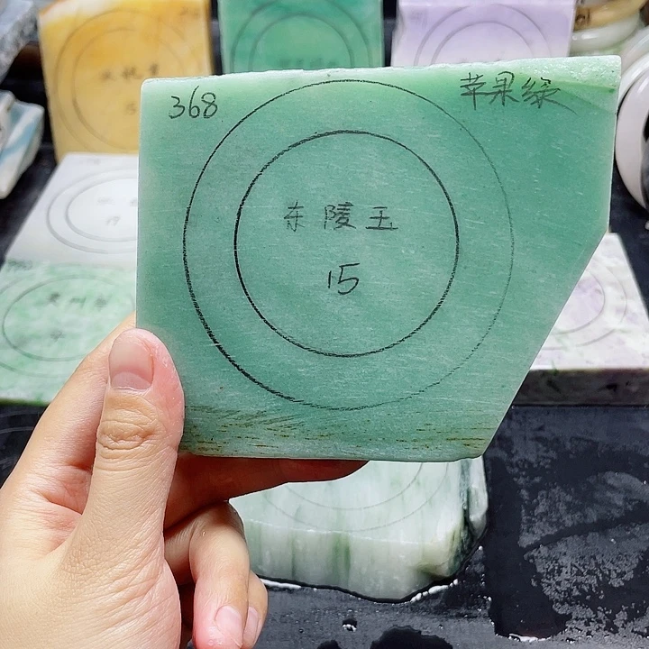 未镶嵌手镯石英质玉定制