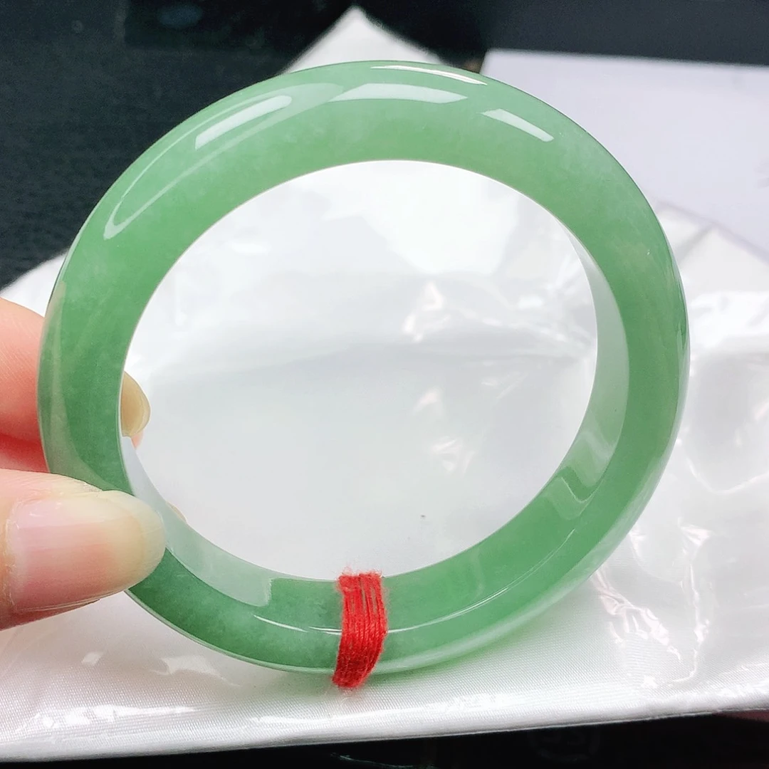翡翠手镯未镶嵌正