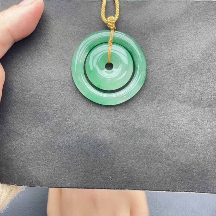 石英质玉未镶嵌颈饰