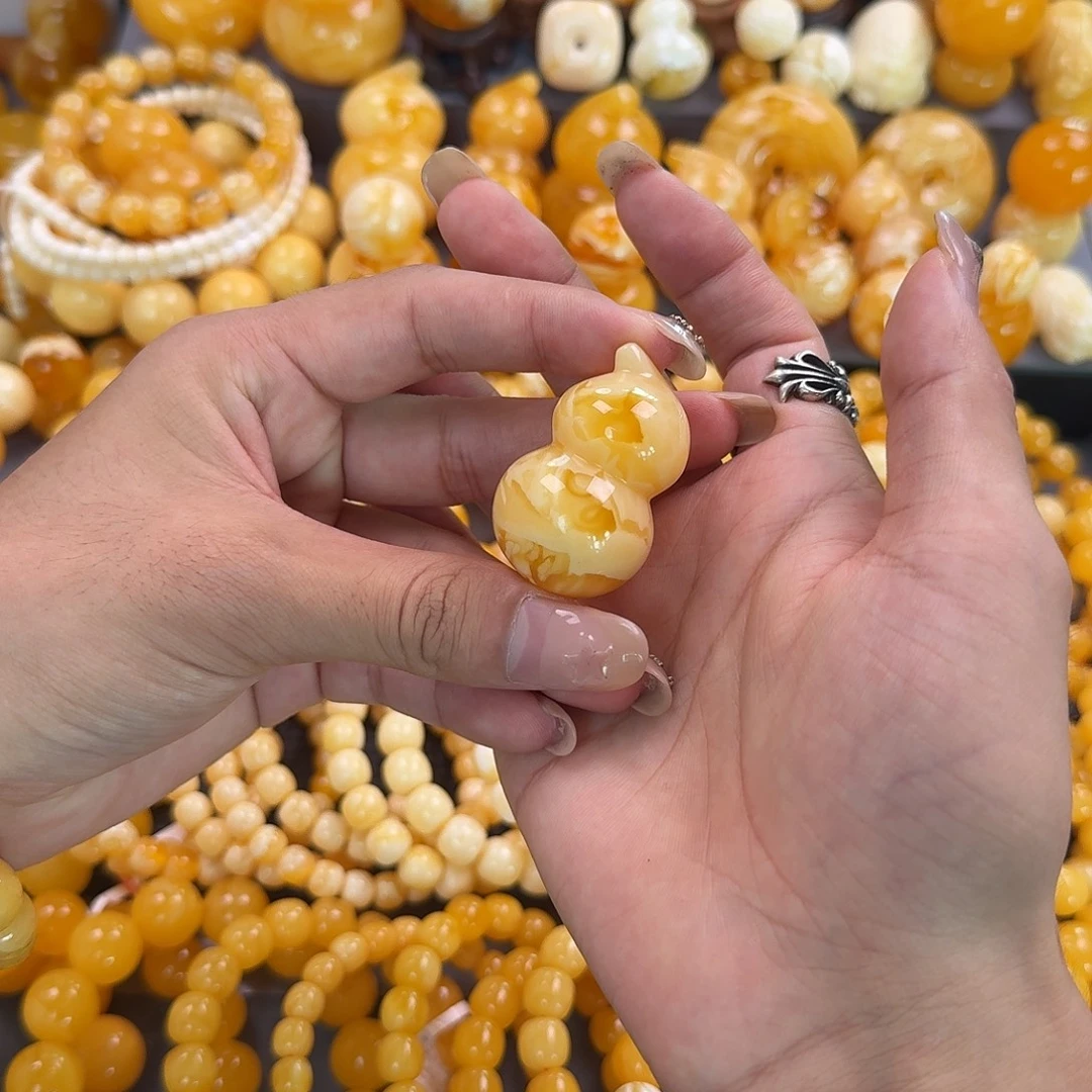 蜜蜡未镶嵌珠宝奇石