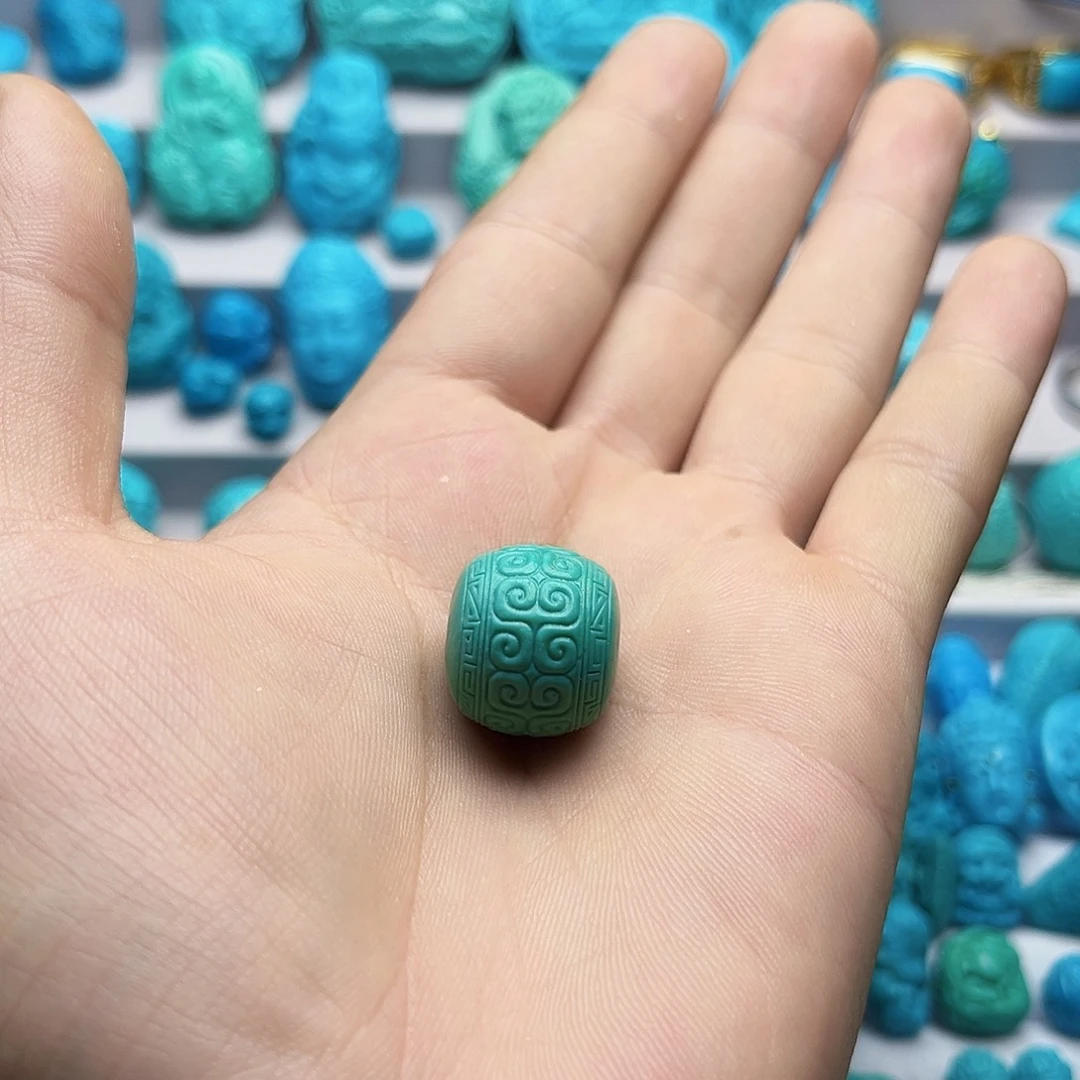 绿松石未镶嵌天然原矿雕刻绿松石