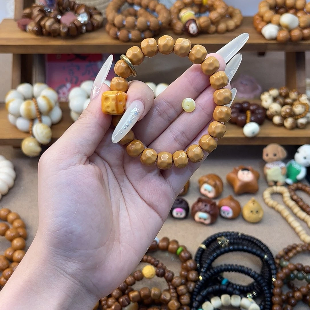 小***调猴头核桃吊坠猴头手串