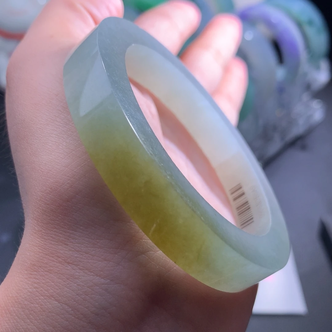 定制翡翠未镶嵌翡翠毛胚黄加绿