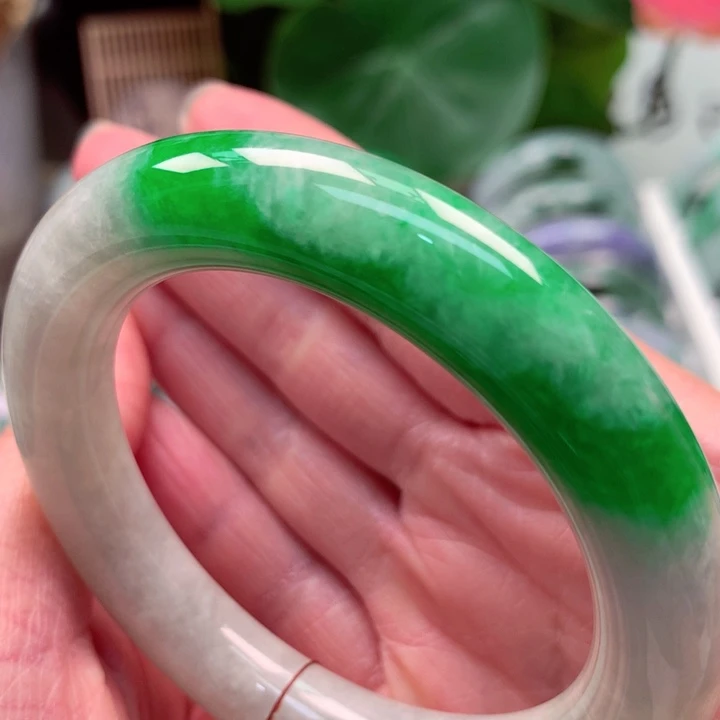 诺***使翡翠未镶嵌手镯天然翡翠手镯