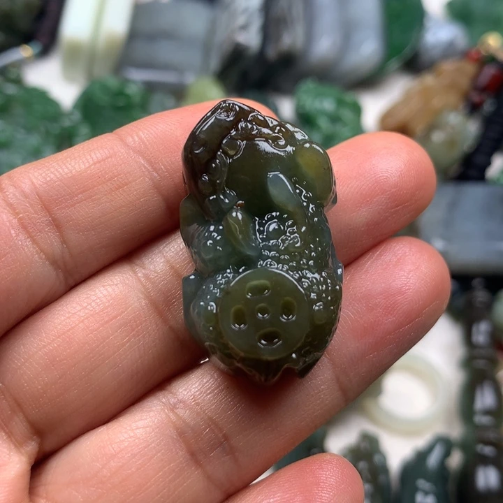 颈饰未镶嵌和田玉