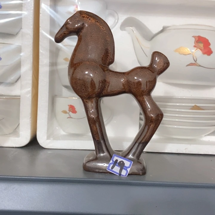 瓷片窑变马摆件高度18厘米