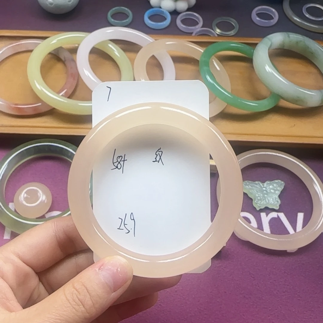 石英质玉手镯未镶嵌7