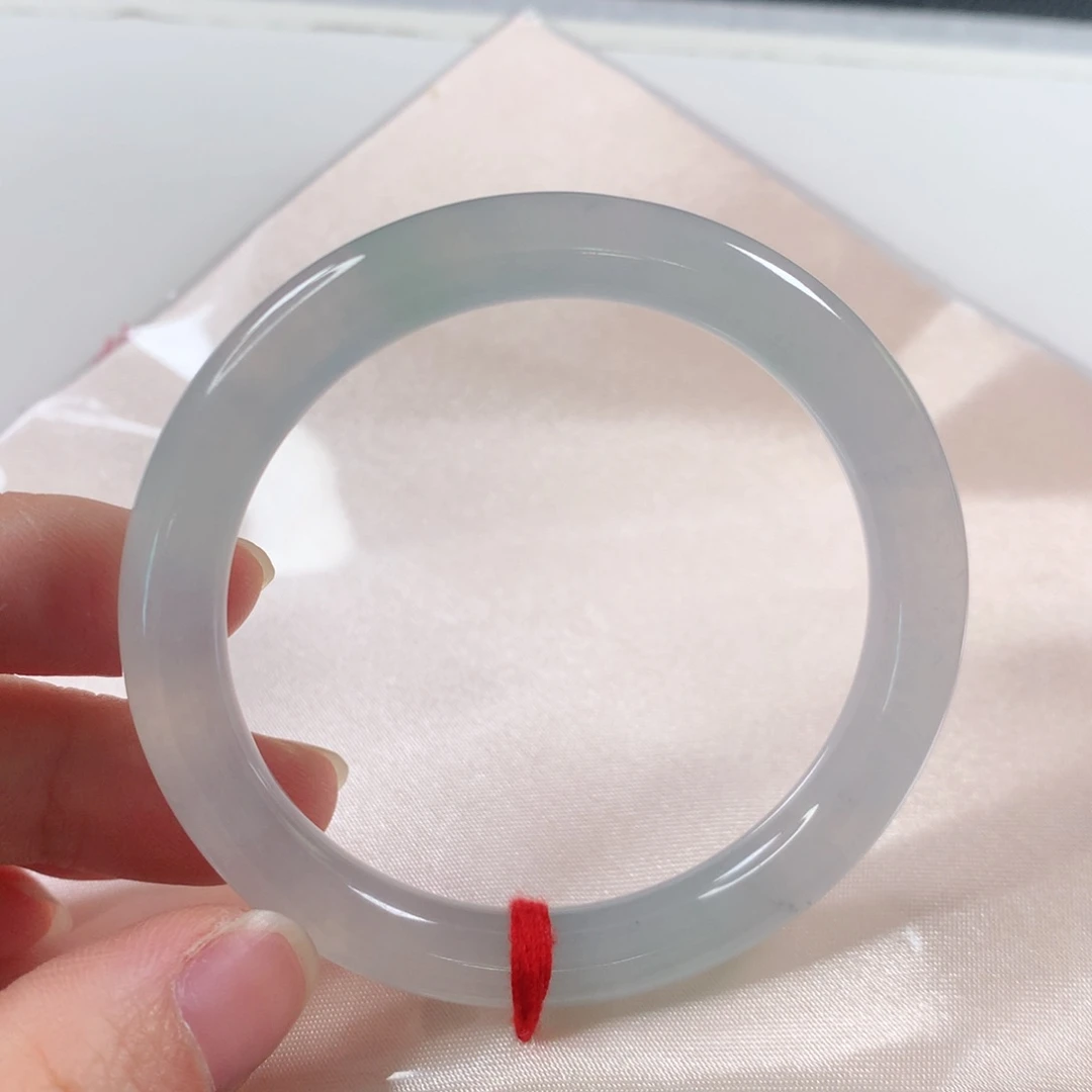 未镶嵌手镯（圆镯）翡翠冰透起荧光小灯泡270