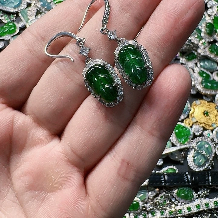 翡翠颈饰未镶嵌天然A货翡翠放漏