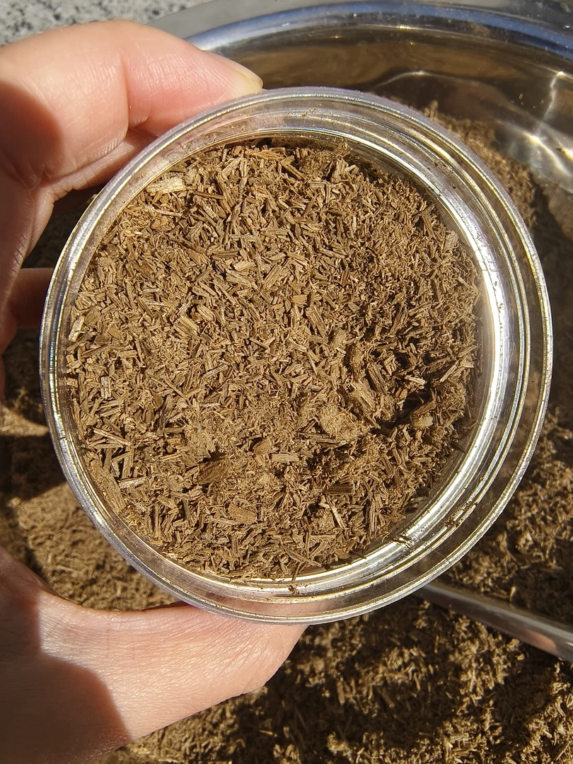 【黄油格香粉】已蒸过纯露 约50g