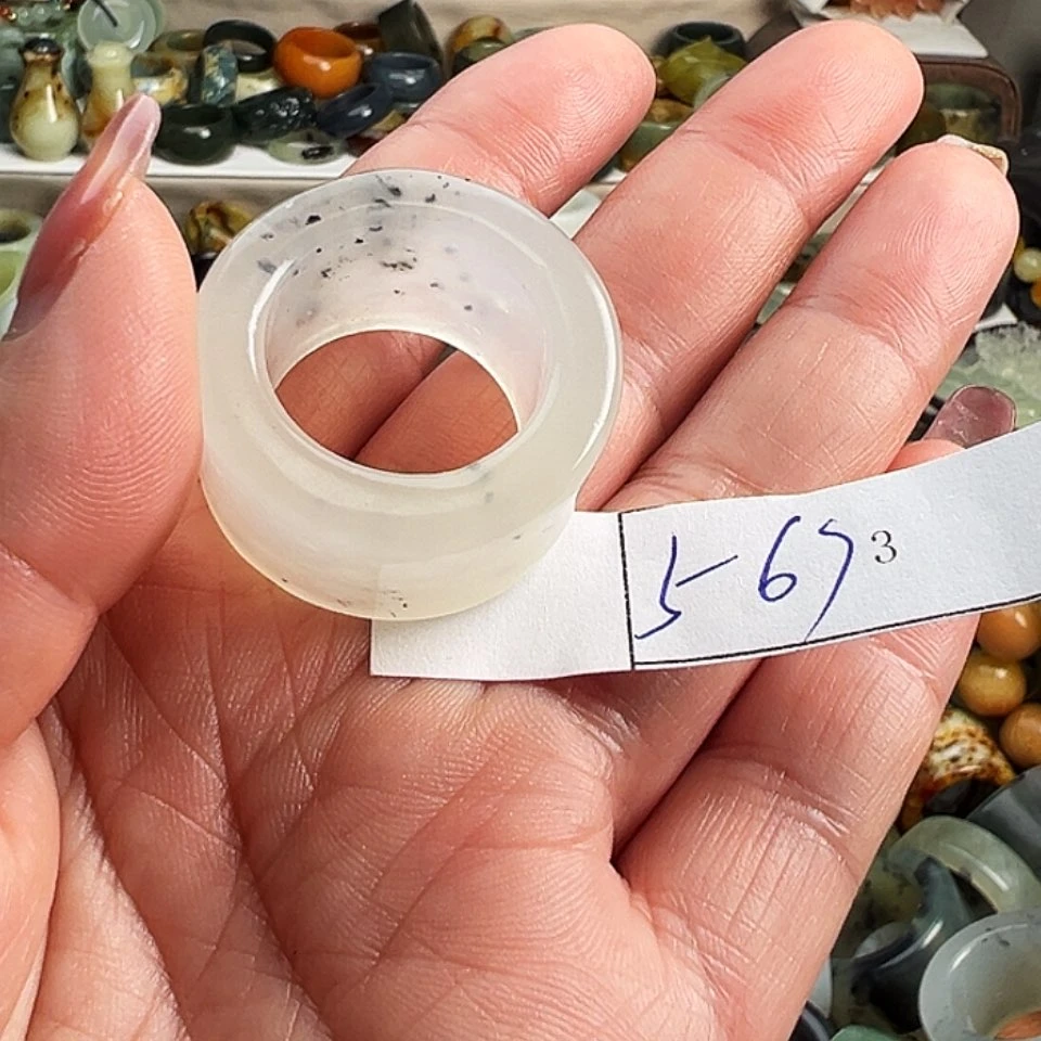 【闪购商品】未镶嵌蛇纹石玉戒指婉*