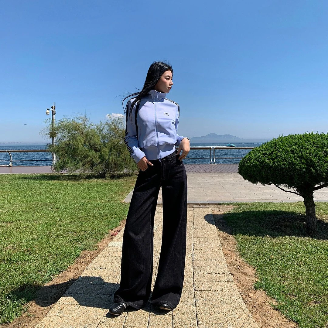 秋冬防褪色高腰显瘦大阔腿女直筒牛仔高级感阔腿女士新款裤子黑色